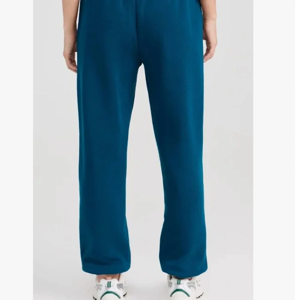 Accolade Sweatpant - Eclipse Blue - Eclipse Blue / XS pants and xxs top. - Picture 4 of 5